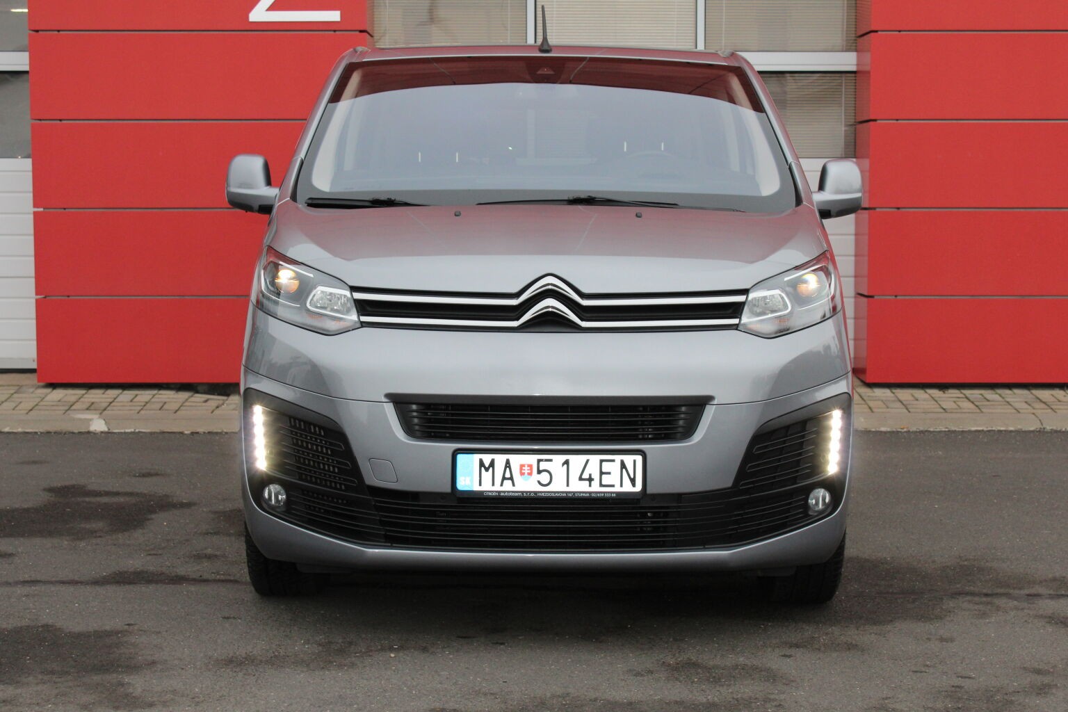 Citroën SpaceTourer Business Lounge 2,0 BlueHDi 180k EAT8 - 6 miestne - Image 2