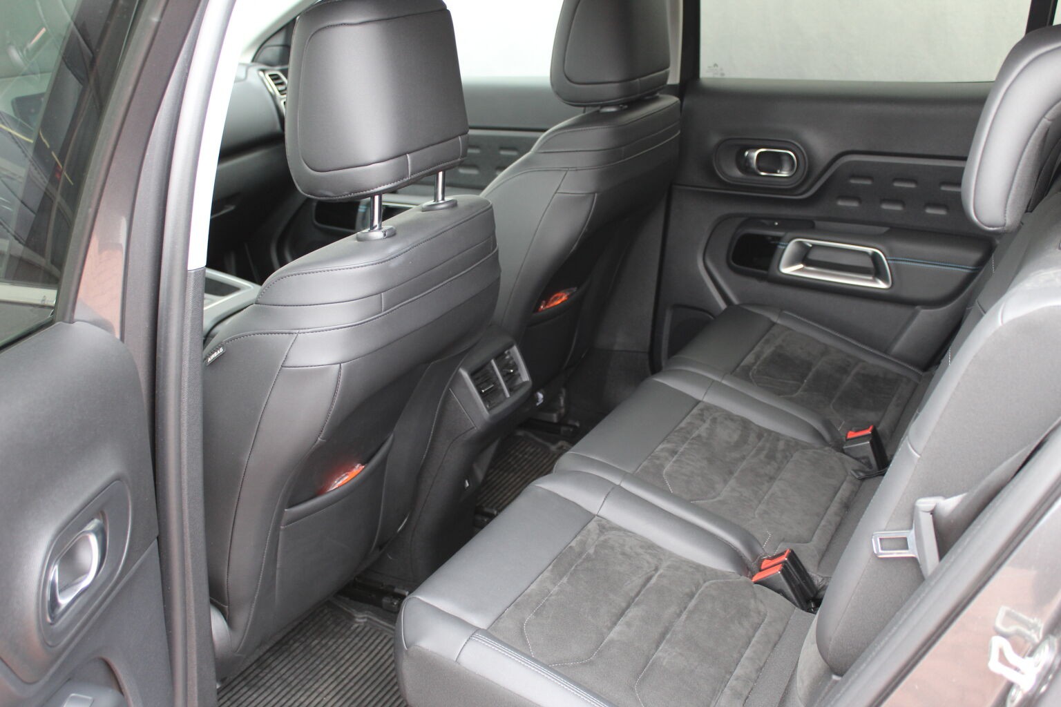 Citroën C5 Aircross SHINE HYBRID 225 - Image 15