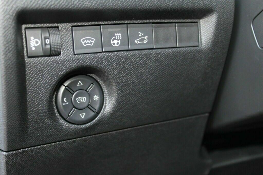 Citroën ë-C4 X SHINE Electric 136k (100 kW) - Image 11