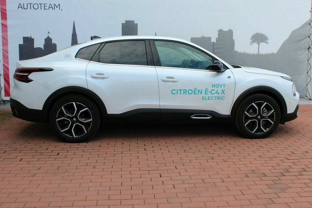 Citroën ë-C4 X SHINE Electric 136k (100 kW) - Image 3