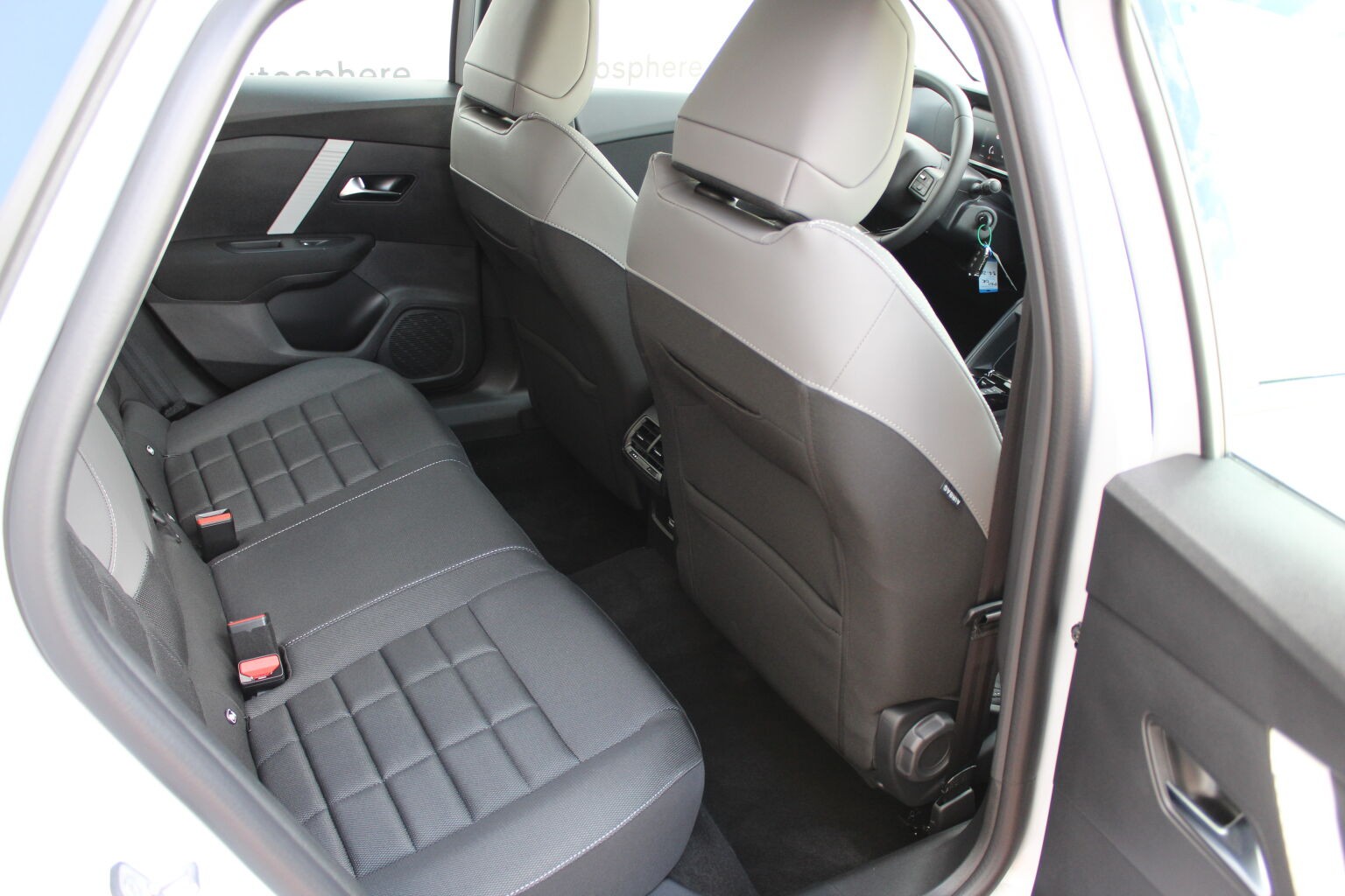 Citroën C4 PLUS PureTech 130 S&S EAT8 - Image 15